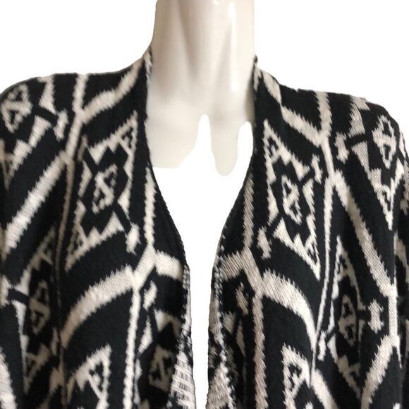 Knox Rose Sweater Size M black Aztec patterned waterfall open front bell‎ sleeve - Picture 2 of 9